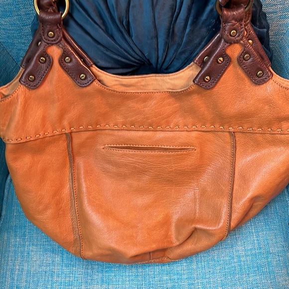 Brown leather two tone The Sak hobo bag with gold hardware - Picture 5 of 7